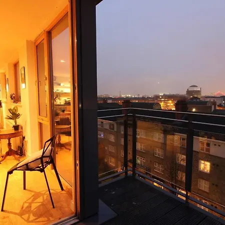 Central Penthouse By The River Liffey Apartment *